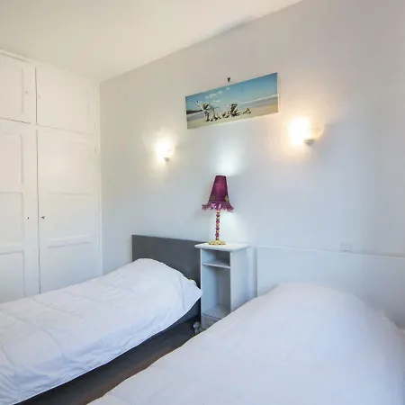 De La By Interhome Semesterbostad