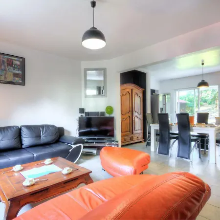De La By Interhome *