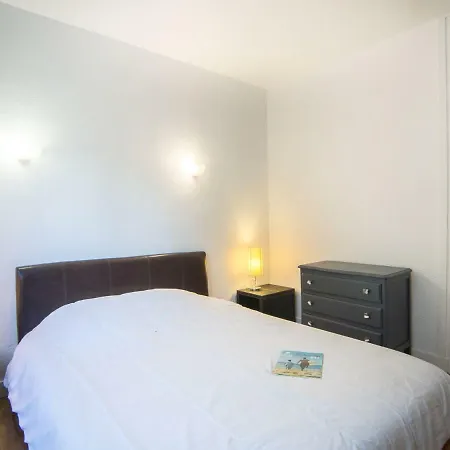 De La By Interhome
